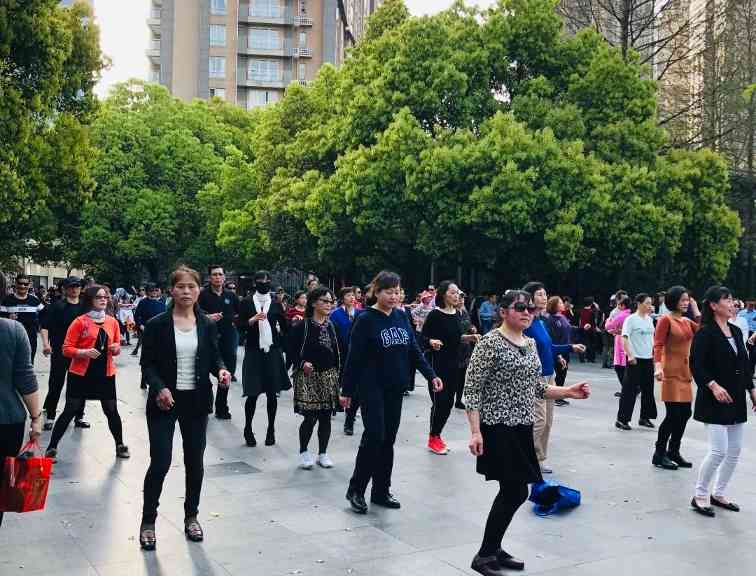 去上海工作，如何防止“精致穷”？